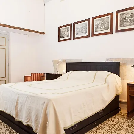 Apartment Manonlescaut Lucca
